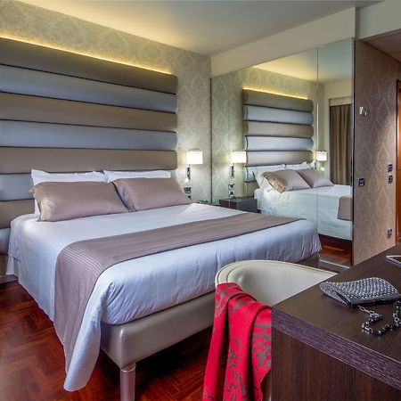 Enea Hotel Pomezia Eksteriør billede