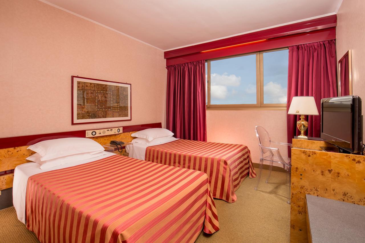 Enea Hotel Pomezia Eksteriør billede