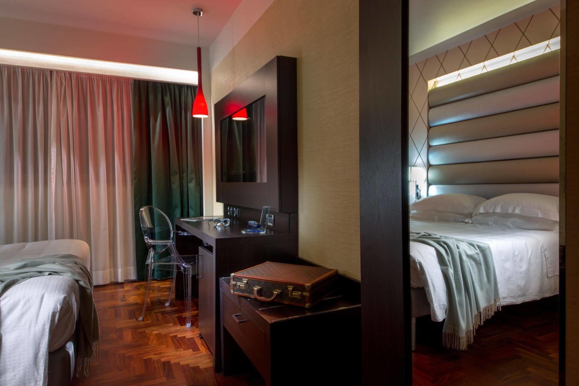 Enea Hotel Pomezia Eksteriør billede