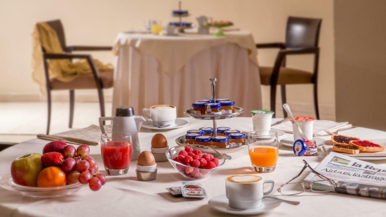 Enea Hotel Pomezia Eksteriør billede